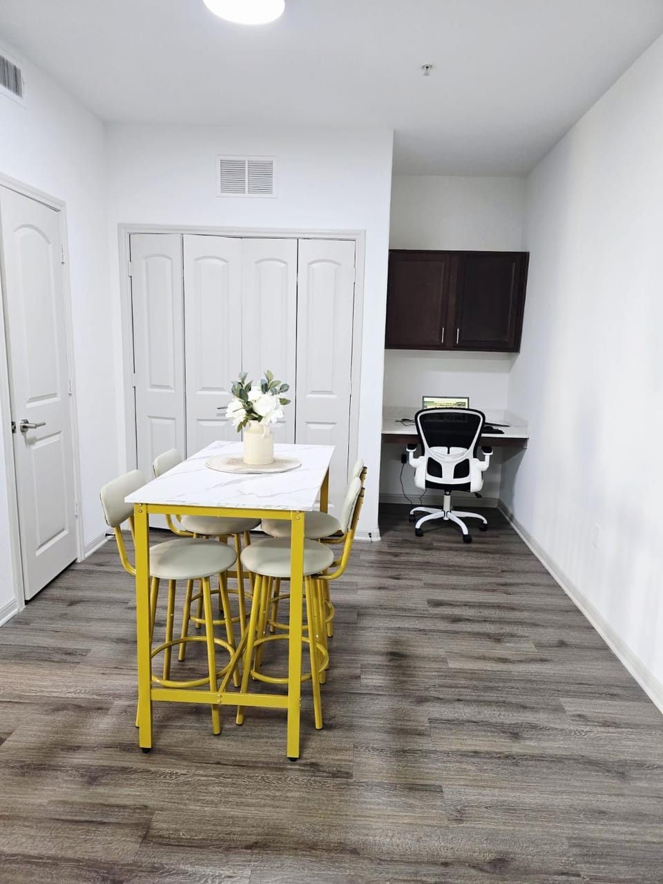 Frisco1 BR Apt, Gym, Pool, work space, Shopping Apartment in Frisco
