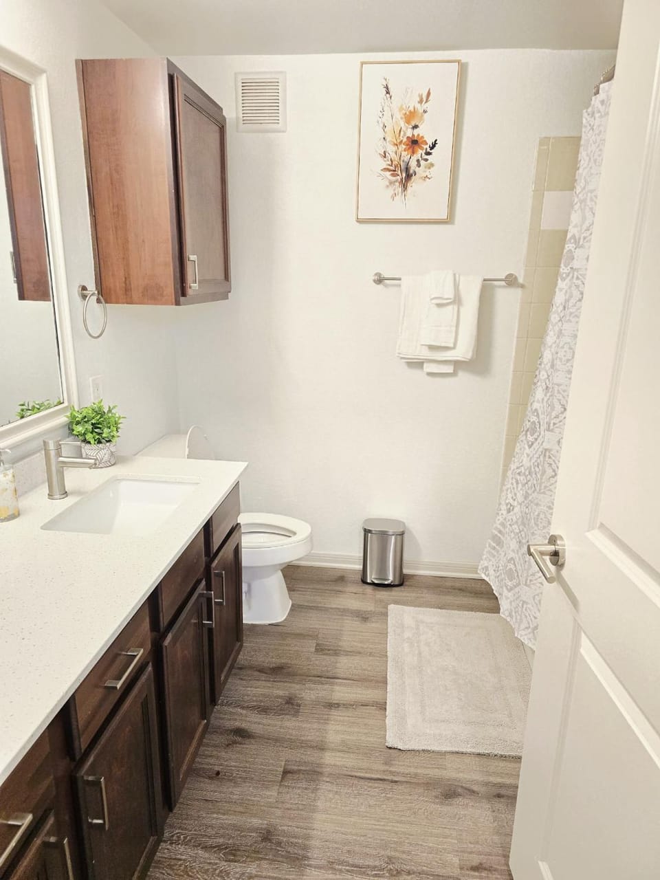 Frisco1 BR Apt, Gym, Pool, work space, Shopping Apartment in Frisco