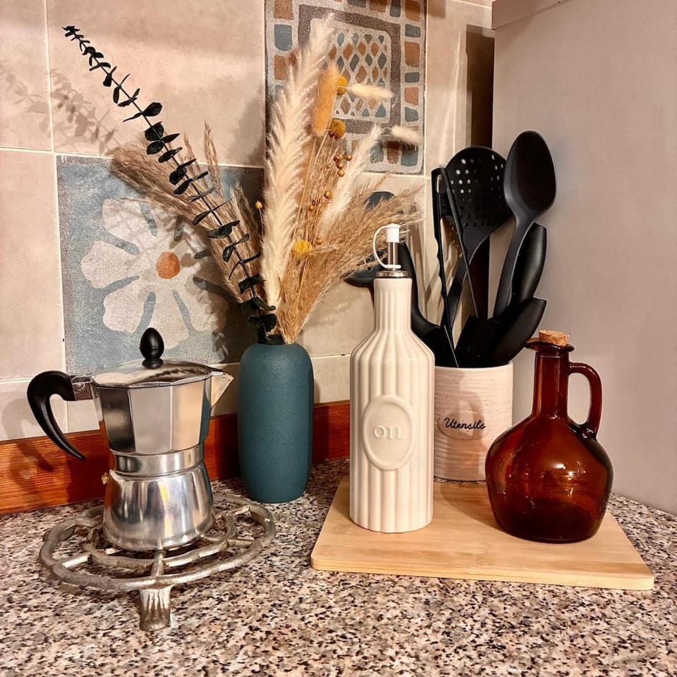 Coffee/tea facilities, Kitchen or kitchenette