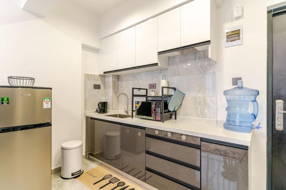 Comfort & Style 1BR City Oasis with Gym Near Yaya Apartment in Nairobi County