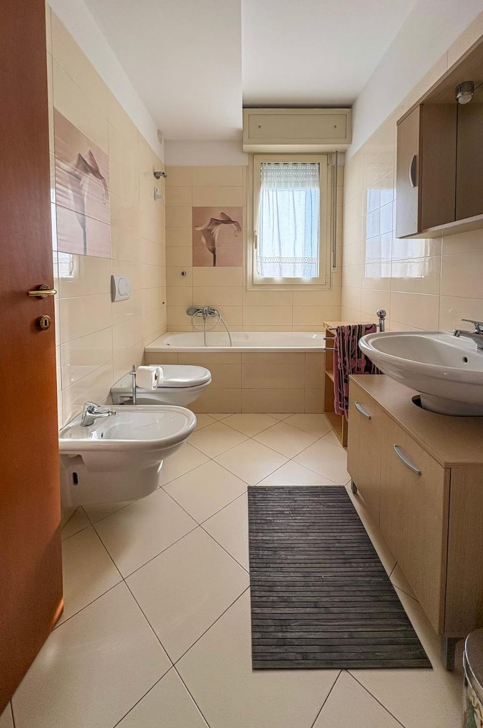Bathroom, Bath