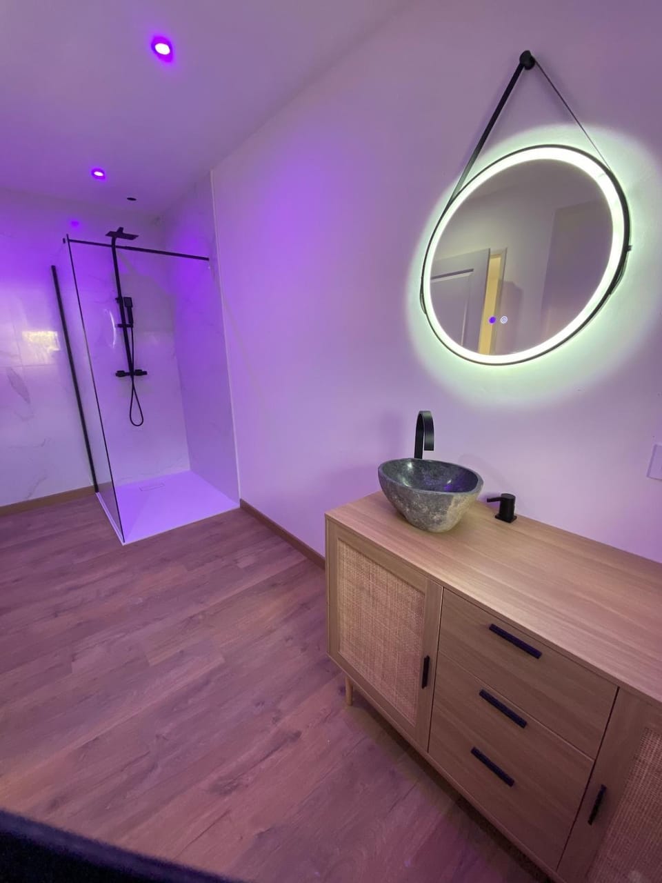 Villa Henri Marie l Chambre Pastel, Maritime, Soleil Levant Apartment in Occitanie
