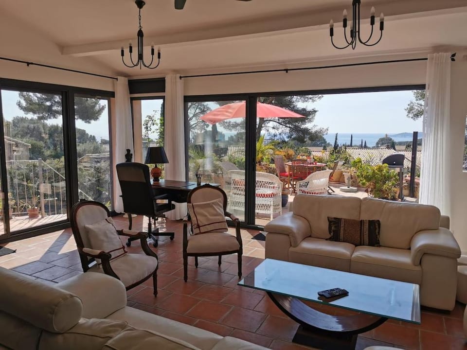 Val d'Azur 2, villa with pool, sea view, parking House in La Ciotat