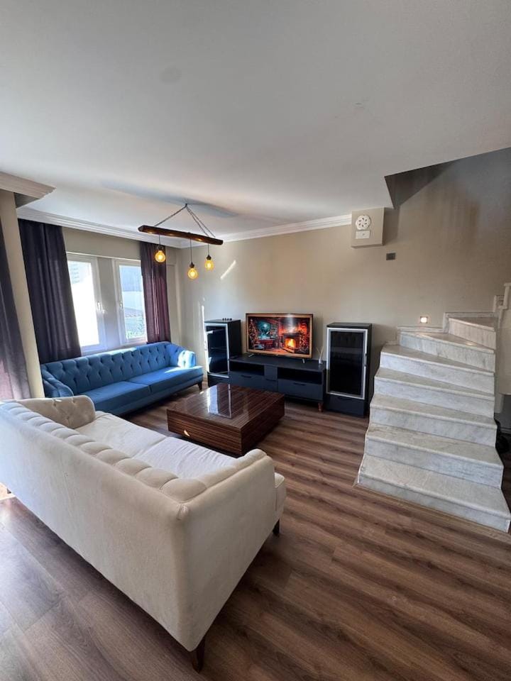 TV and multimedia, Living room, Photo of the whole room, Seating area