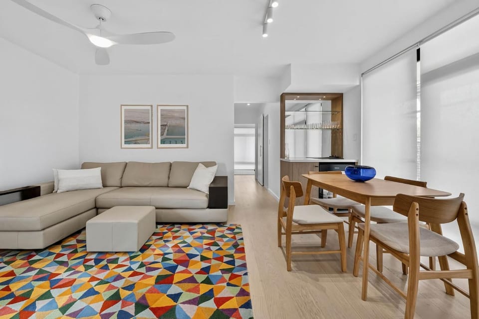 Spacious North Bondi Apt w Balcony near beach Apartment in Sydney