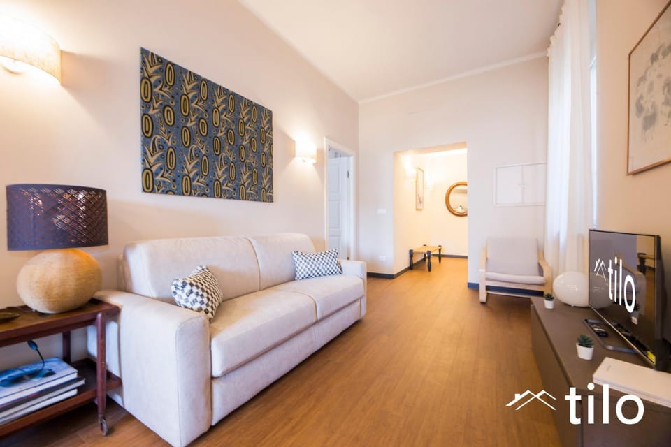 Communal lounge/ TV room, Bed, TV and multimedia, Living room, Photo of the whole room, Evening entertainment, Bedroom, Text overlay