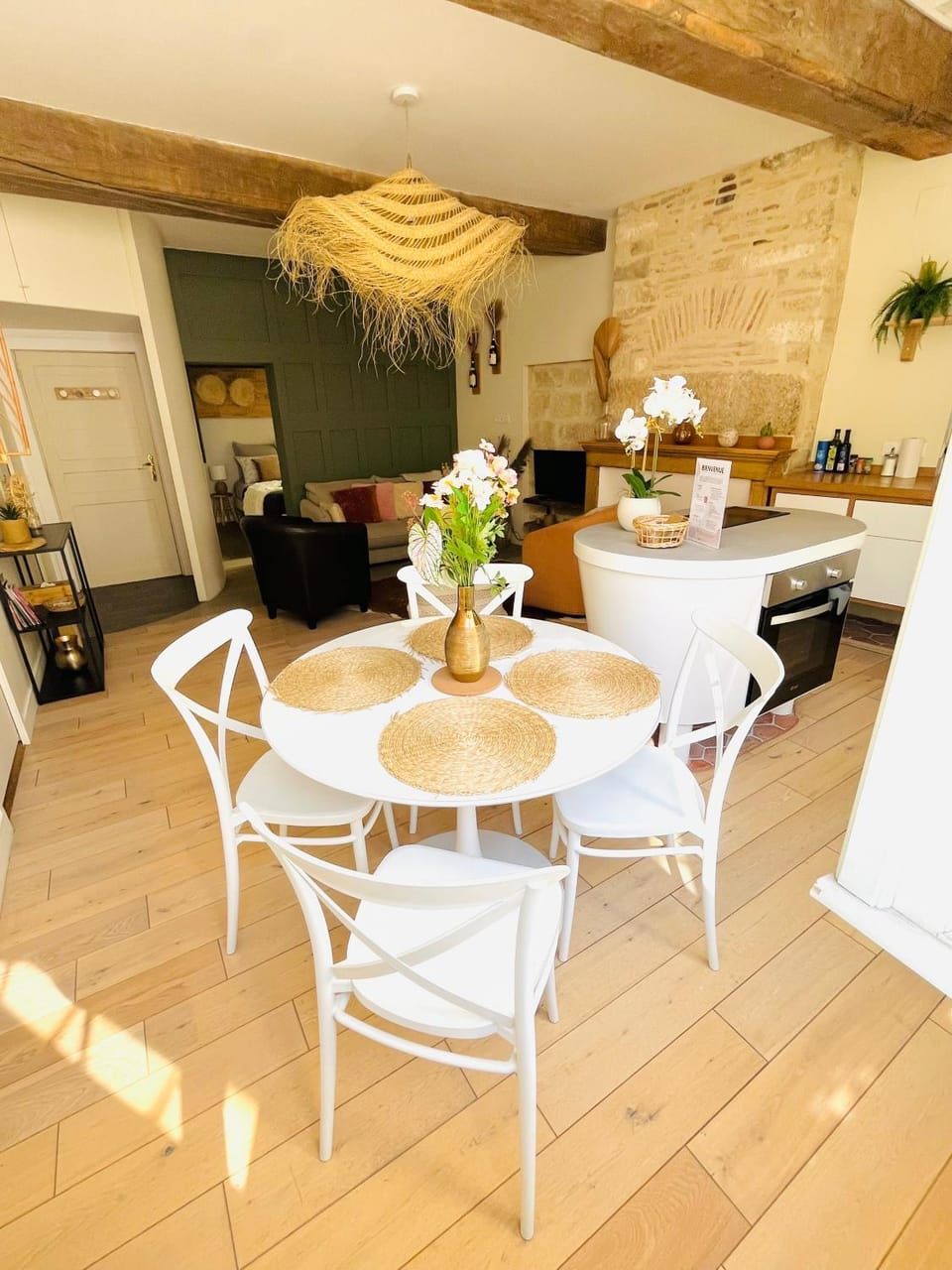 Kitchen or kitchenette, Dining area, Meals, Meals, stove, stove, kitchen, kitchen
