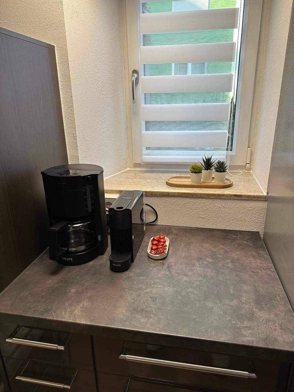 Kitchen or kitchenette, Living room
