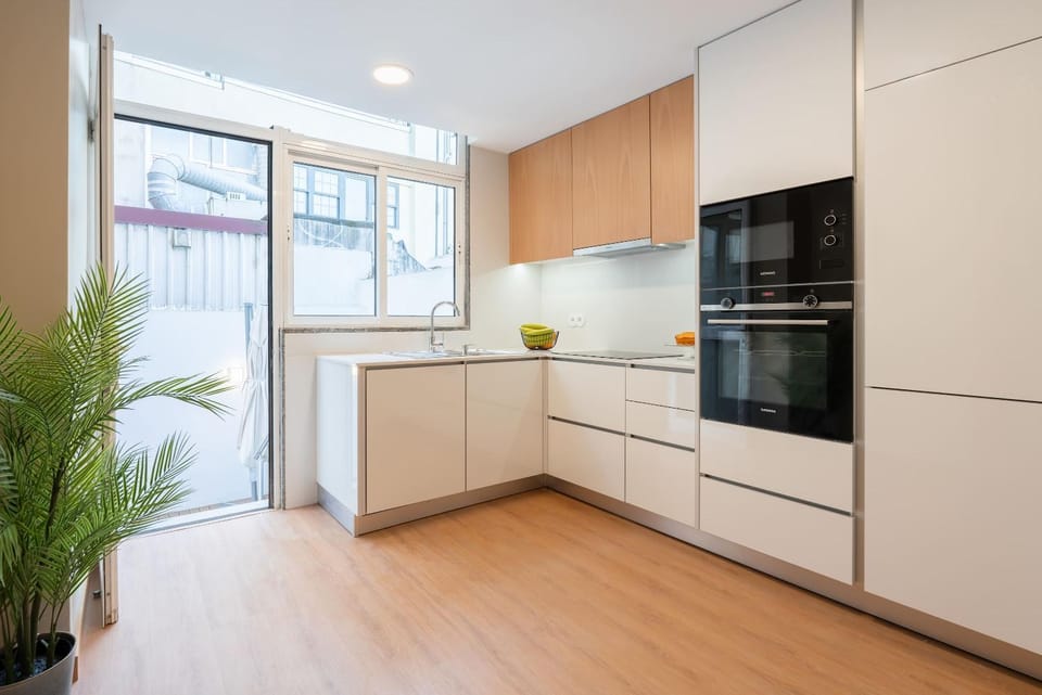 Kitchen or kitchenette, dishwasher, oven, pet friendly, stove