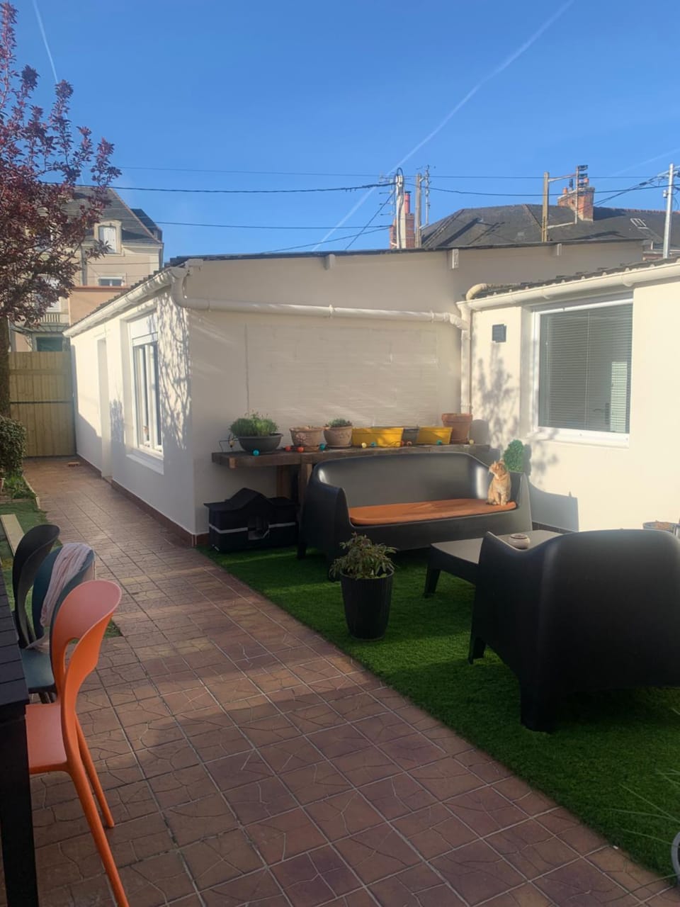 Maison complete proche circuit centre ville 8 a 10 personnes 4 chambres 2 salle de bain Villa in Le Mans