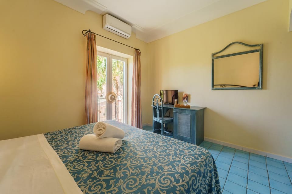 Bed, Photo of the whole room, Bedroom, towels, air conditioner