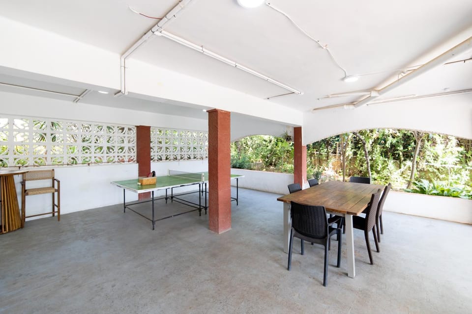 Spacious Villa w/ Private Pool, Tennis Court & BBQ Villa in Valencian Community