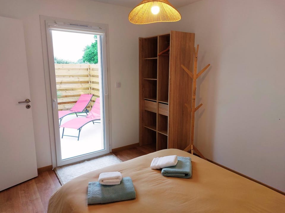 Bed, Photo of the whole room, Bedroom, towels, wardrobe
