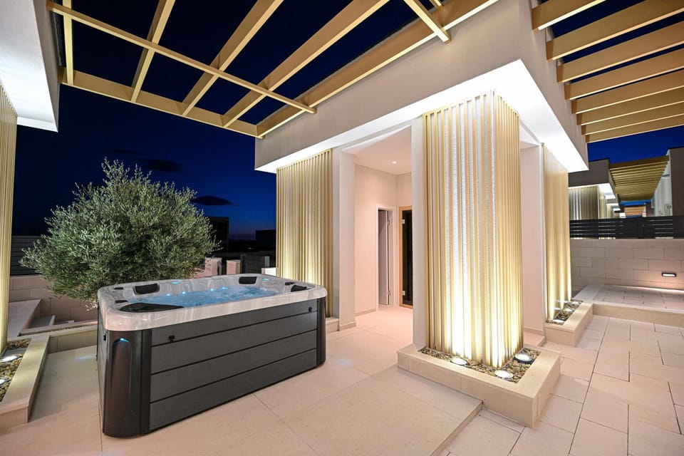 Patio, Night, View (from property/room), Balcony/Terrace
