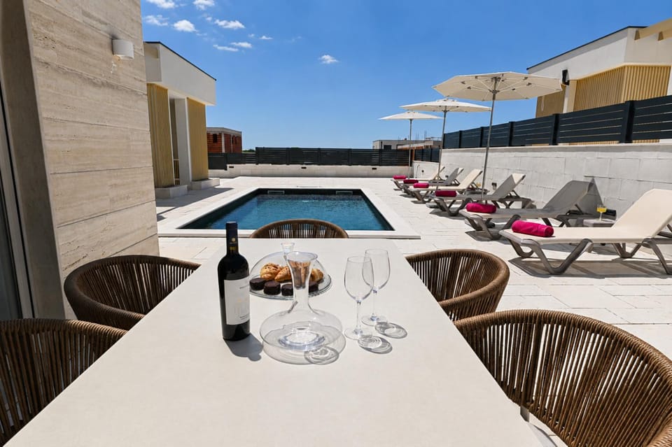 Property building, Swimming pool