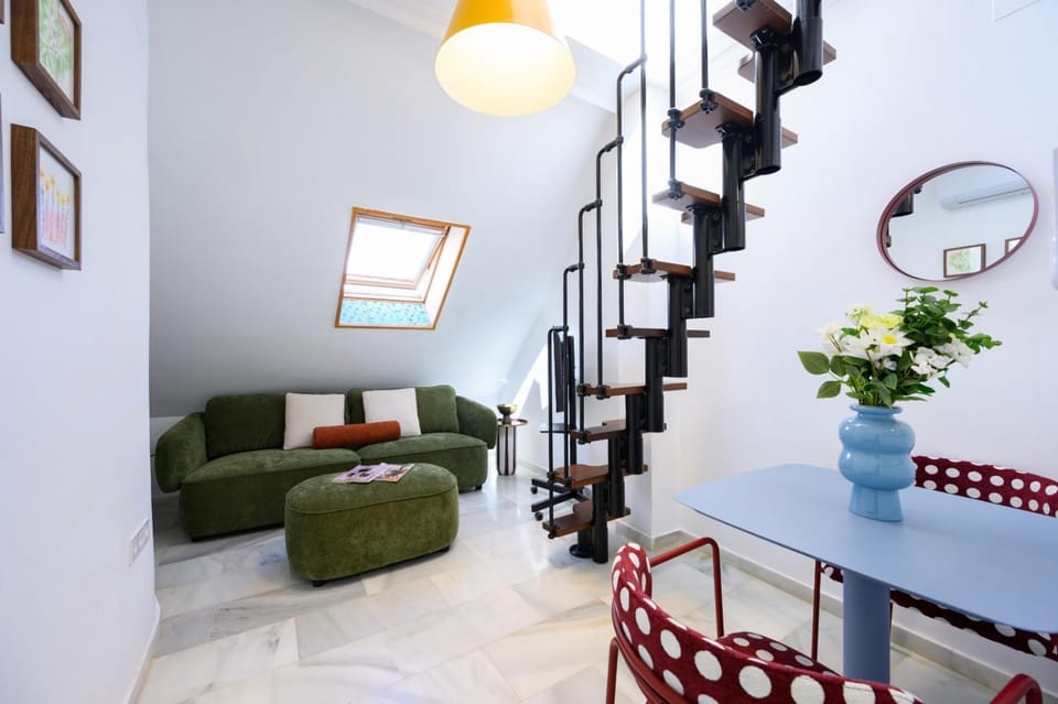 TV and multimedia, Living room, Seating area, heating, heating, air conditioner, air conditioner