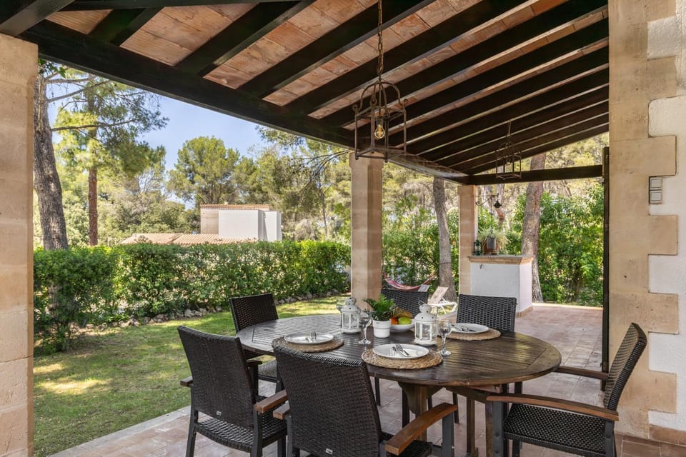 Malpas House in Raiguer