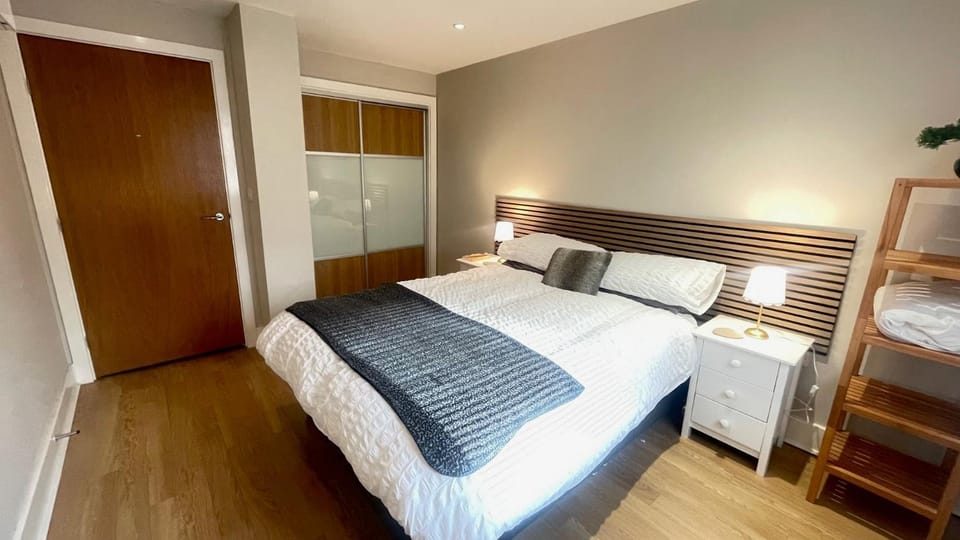 Bed, Photo of the whole room, Bedroom, wardrobe