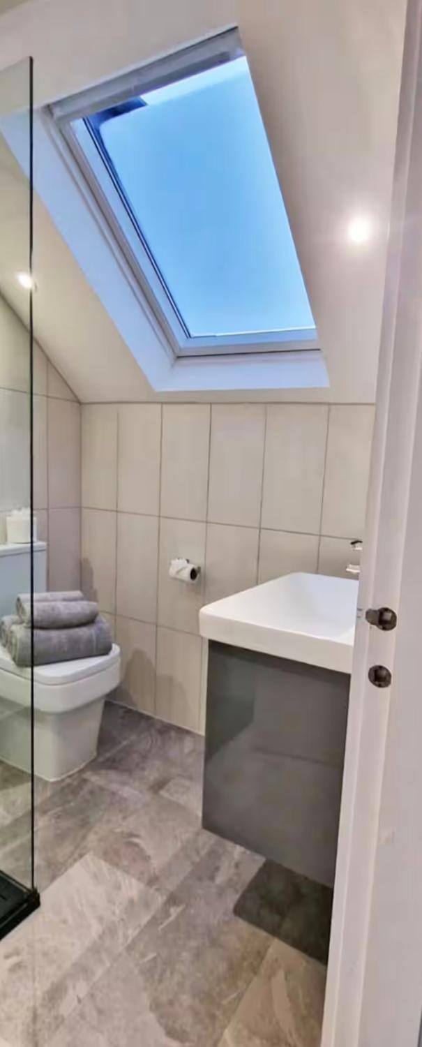 Shower, Bathroom, towels