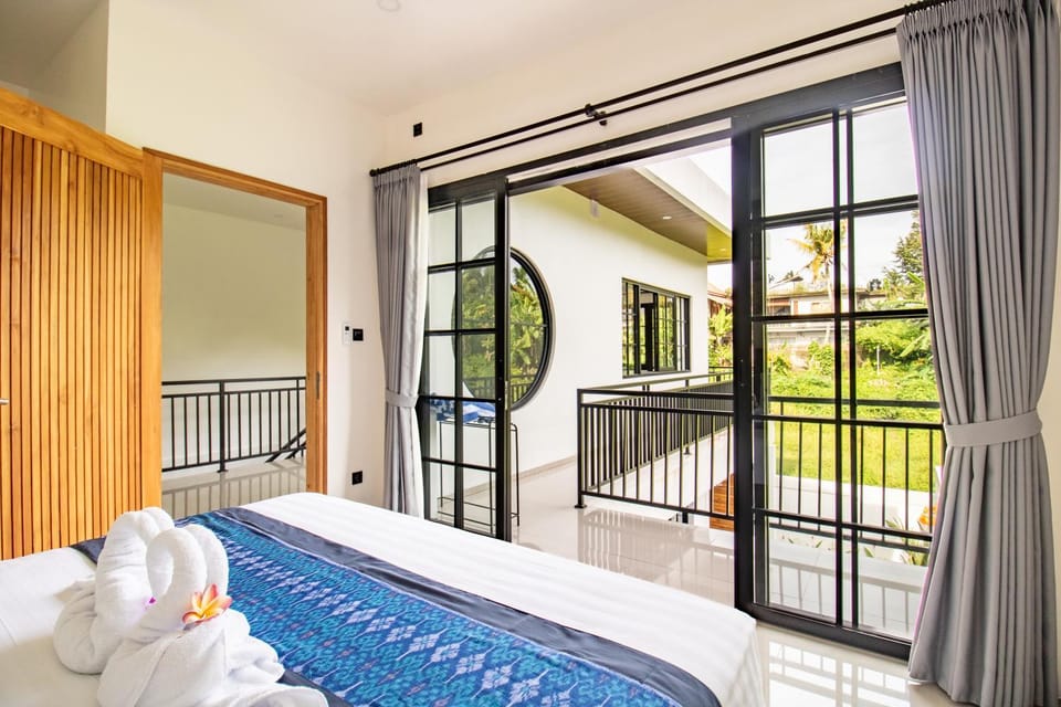 Natural landscape, Bedroom, Garden view