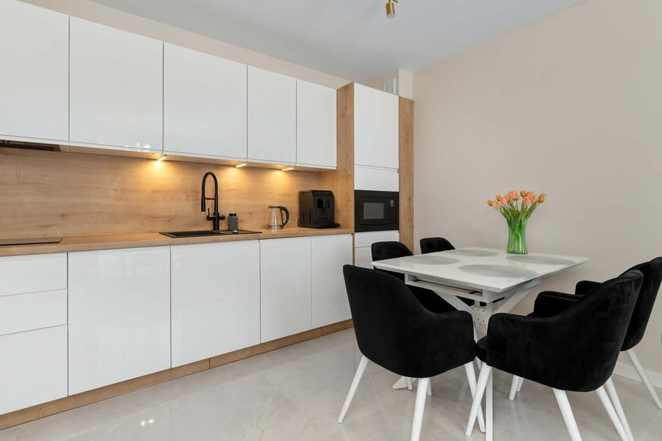 Kitchen or kitchenette, Dining area, pet friendly, stove