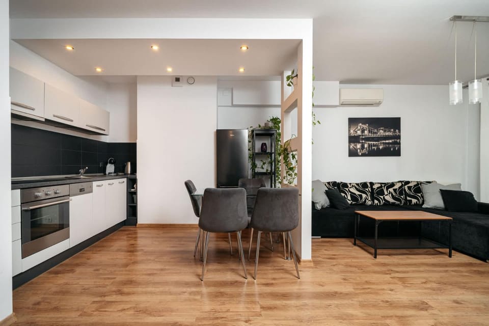 Kitchen or kitchenette, Living room, Dining area