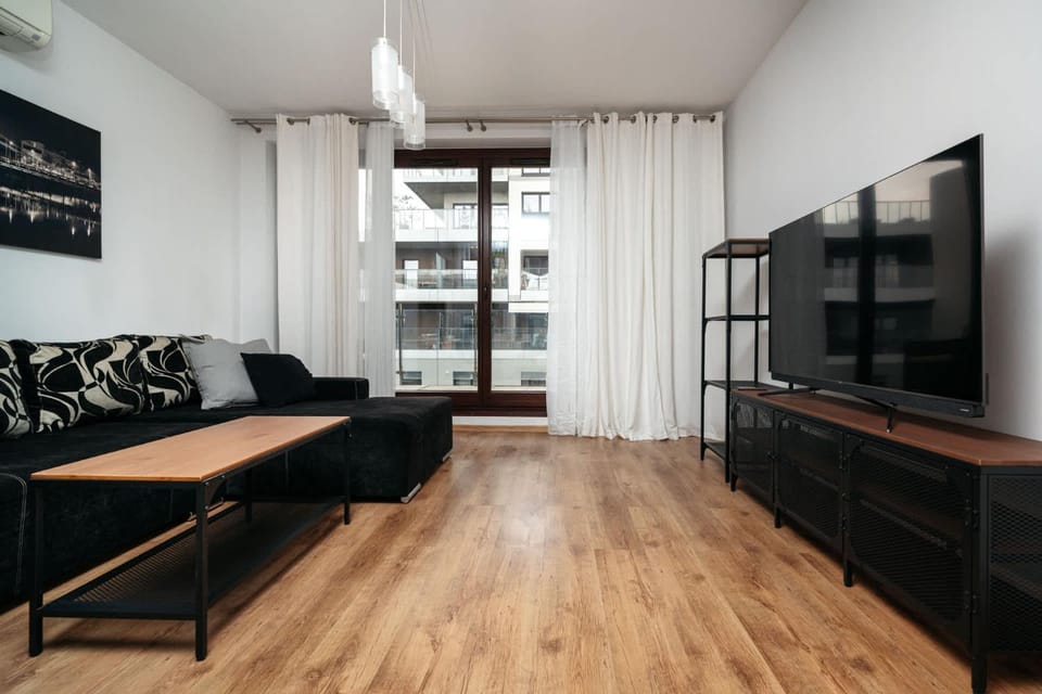 TV and multimedia, Living room, Seating area, Evening entertainment, air conditioner