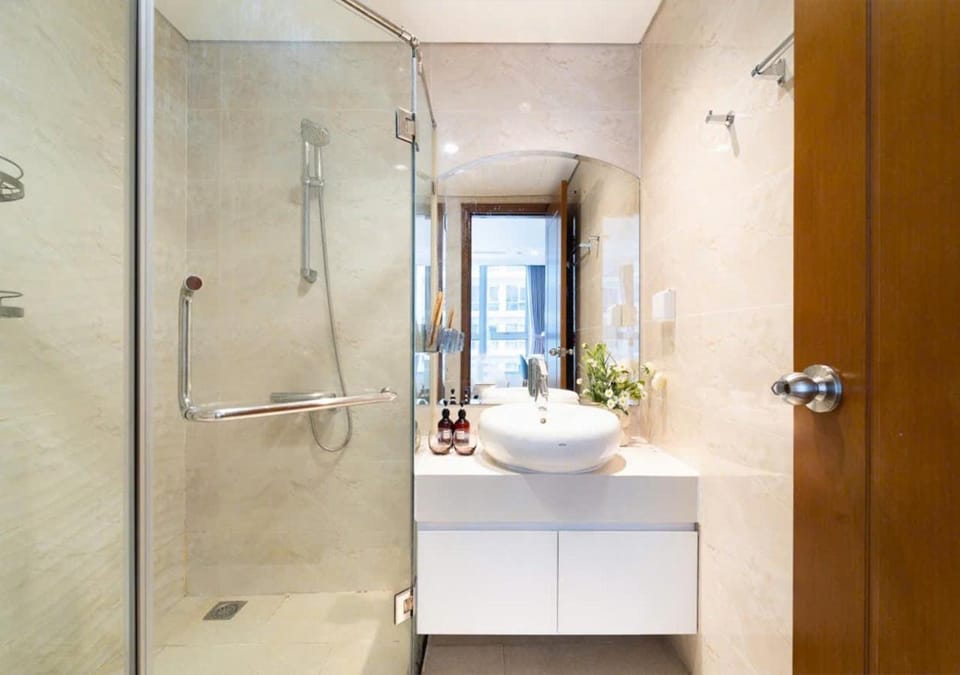 Shower, Bathroom, towels