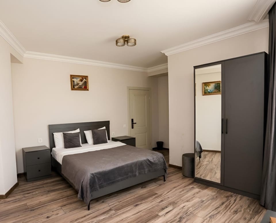 Bed, Photo of the whole room, wardrobe