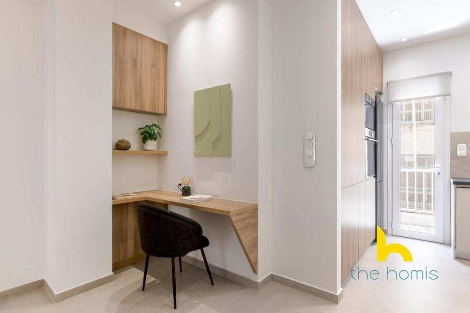 Bright and Roomy 2BR 2BA Kallithea Family Stay Apartment in Kallithea