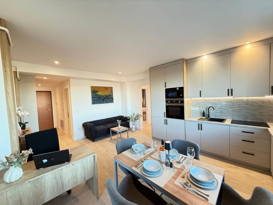 Cozy 3BedRooms Apartments Suceava Iulius Mall Apartment in Romania