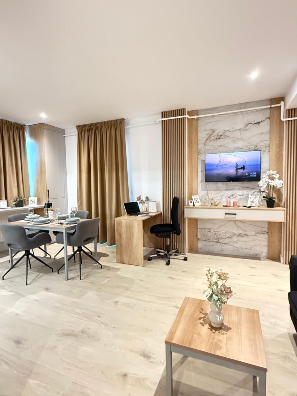 Cozy 3BedRooms Apartments Suceava Iulius Mall Apartment in Romania
