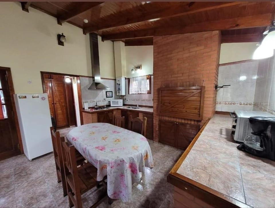 Kitchen or kitchenette, Dining area, oven, stove