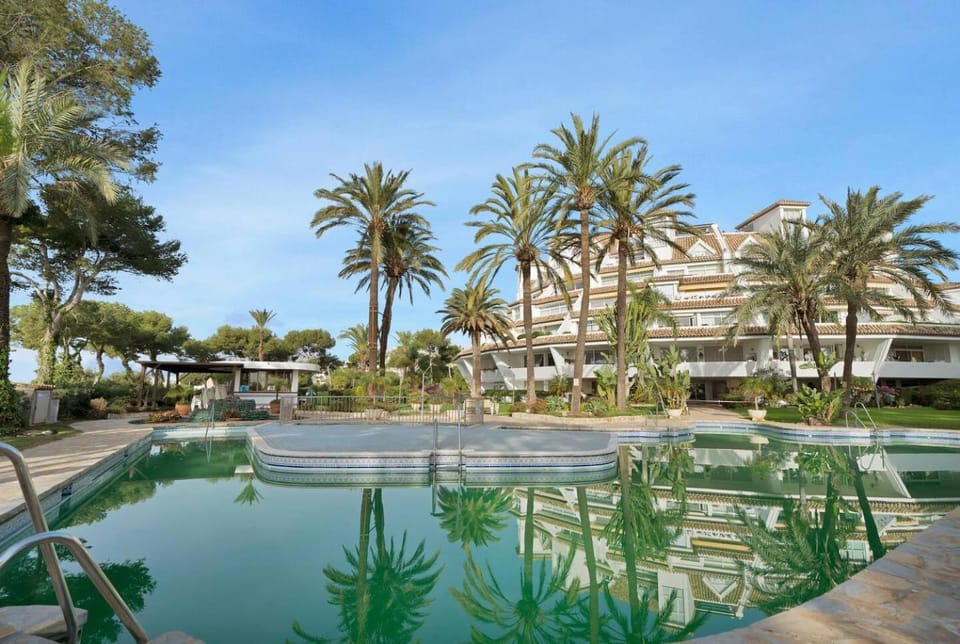 Property building, Natural landscape, Pool view