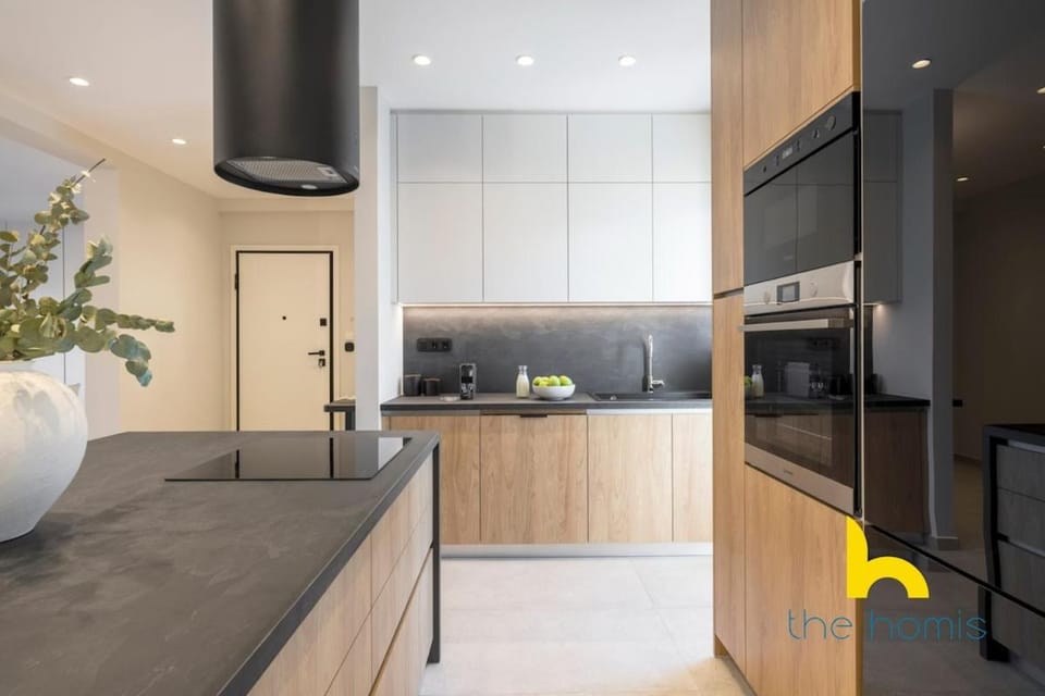 Grand APT with Whirpool & Fireplace Near Beach Apartment in South Athens