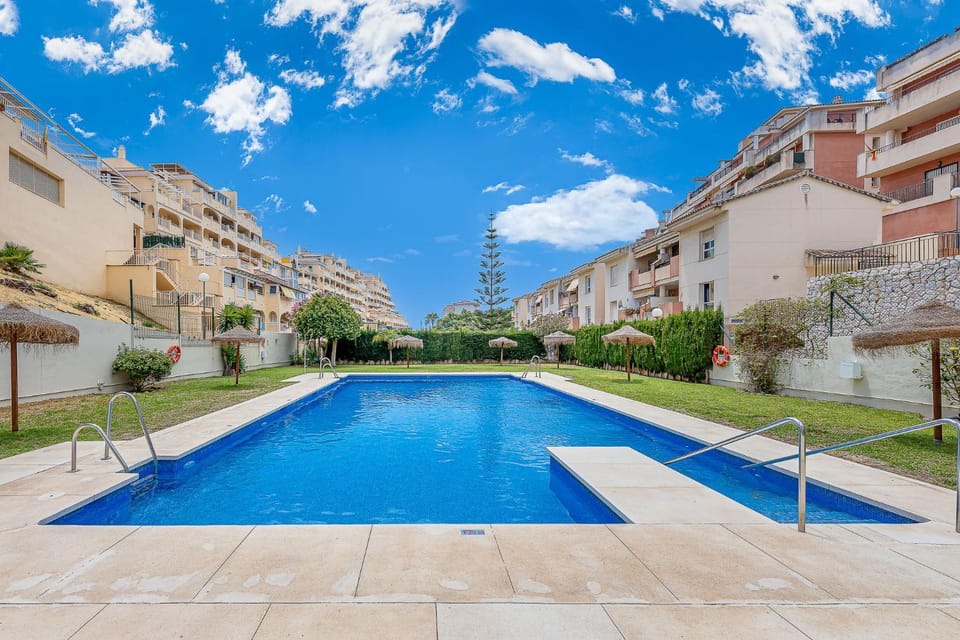 797 HOLIDAY RENTALS-Acogedor piso para 5 en Torrequebrada Apartment in Benalmadena