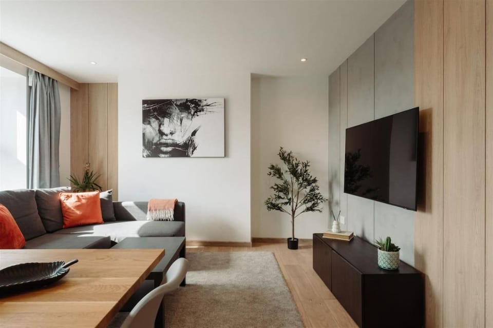 1BR Apartment - Sleeps 4 - Torquay Apartment in Torquay