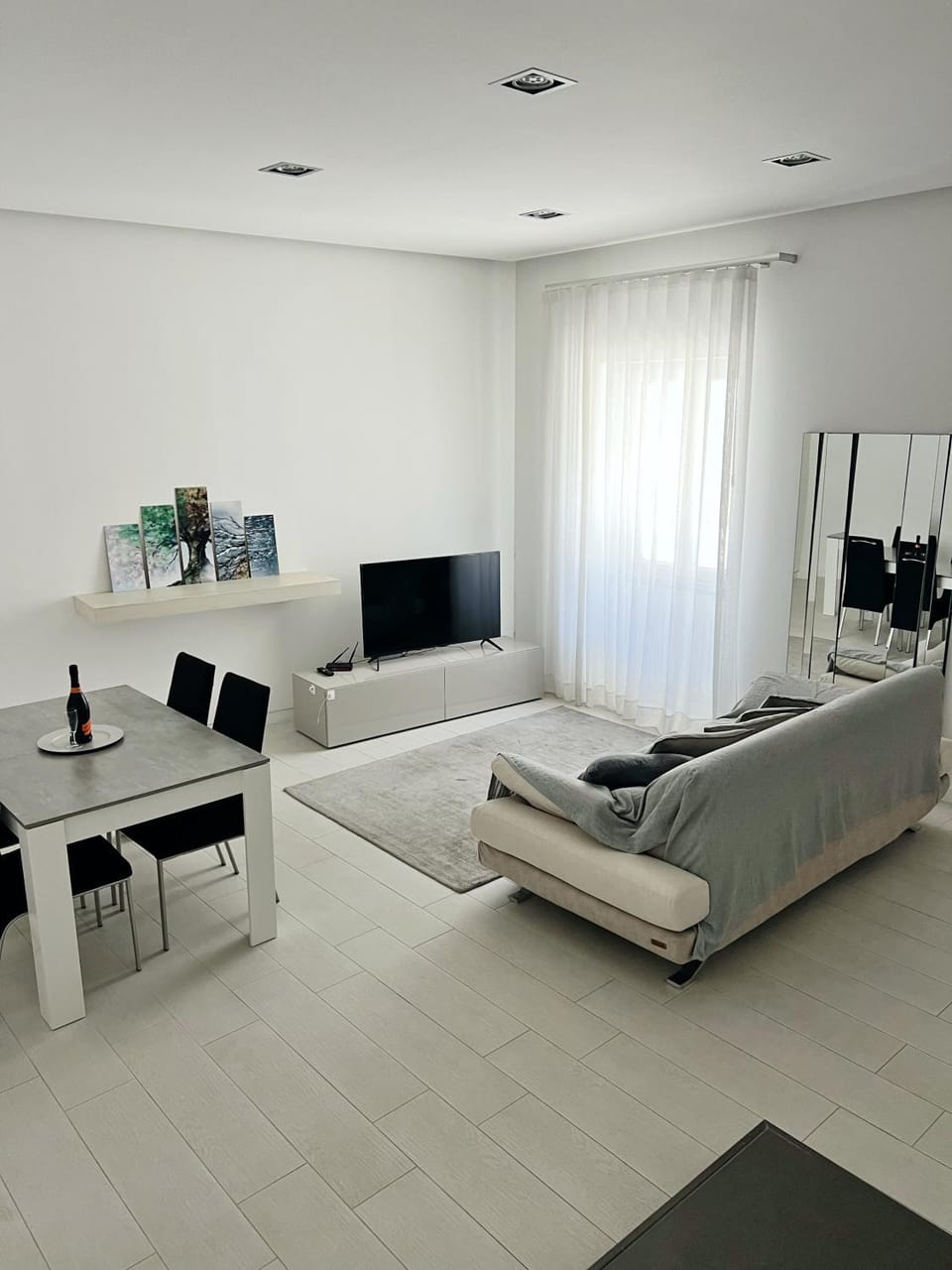 Communal lounge/ TV room