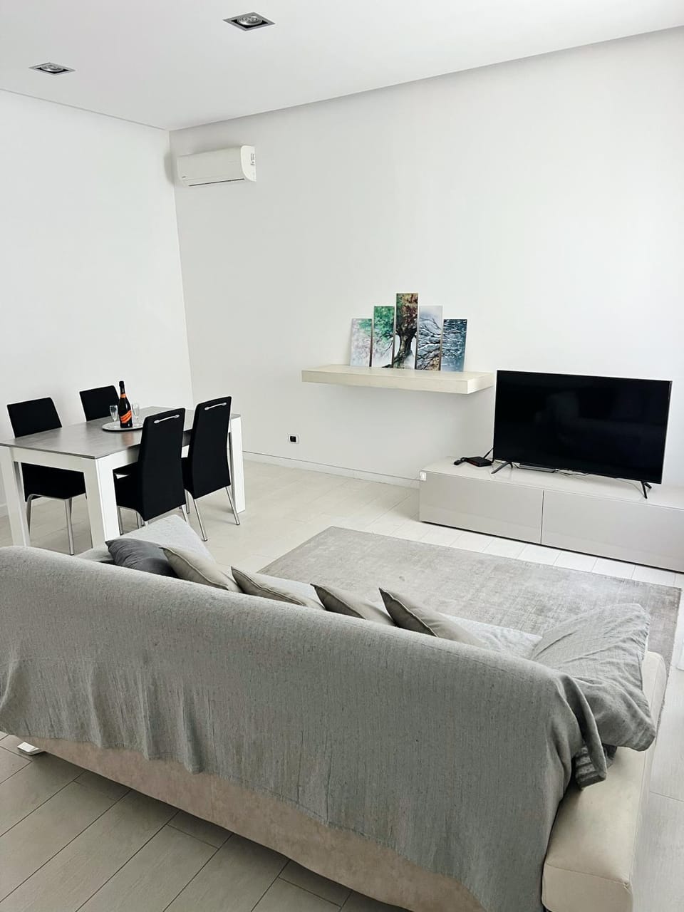 Lounge or bar