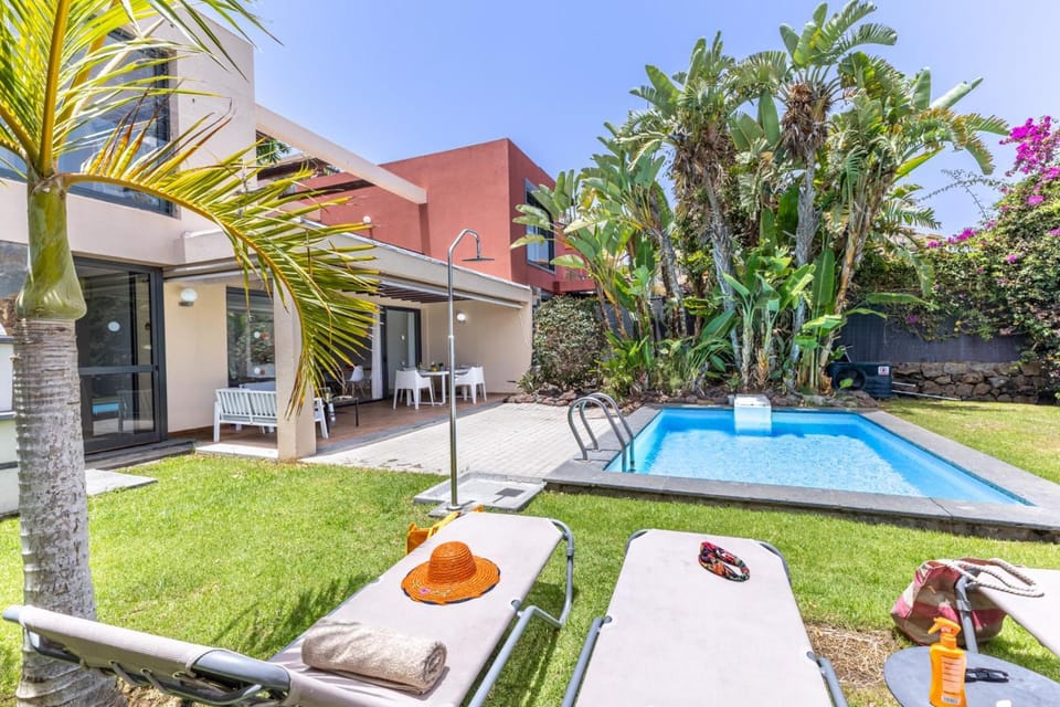 Garden, Swimming pool, sunbed