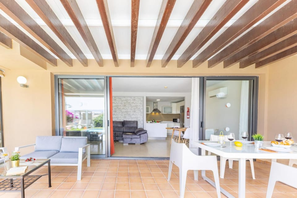 Patio, Dining area