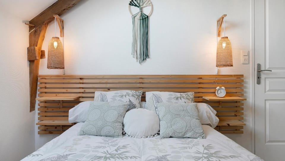 Living room, Bedroom