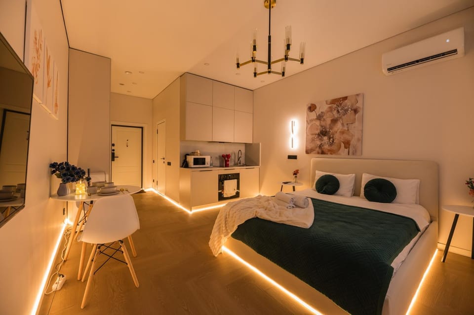 Bed, Living room, Photo of the whole room, Dining area, Bedroom, air conditioner