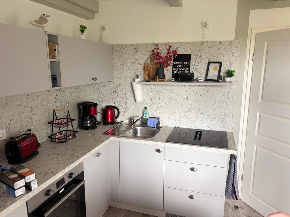 Kitchen or kitchenette, Living room
