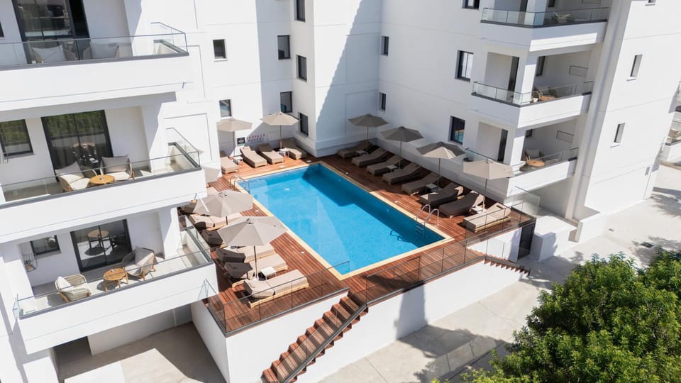 Property building, Swimming pool