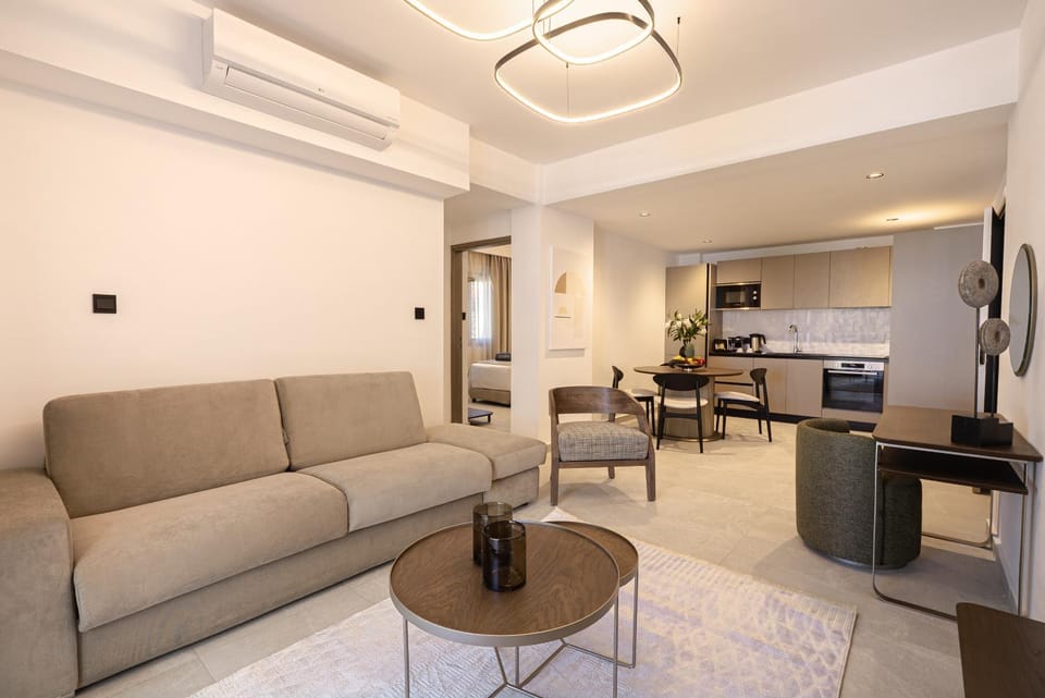 Seating area, Dining area