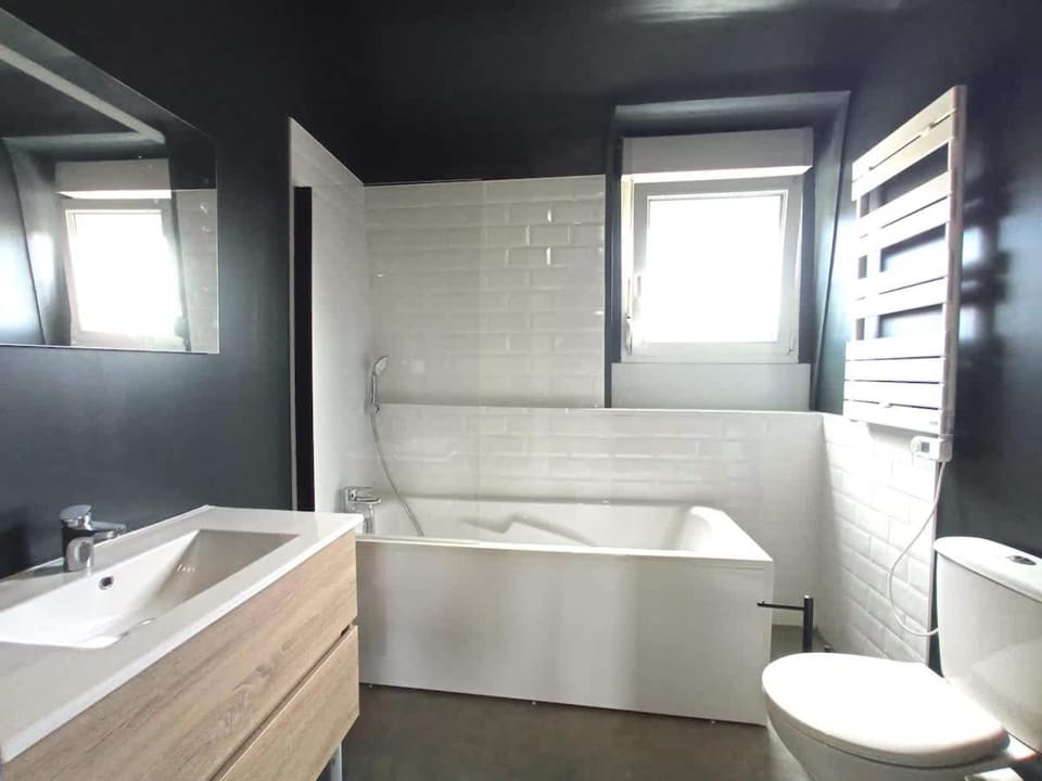 Spacieux studio avec baignoire wifi gratuit Apartment in Hauts-de-France