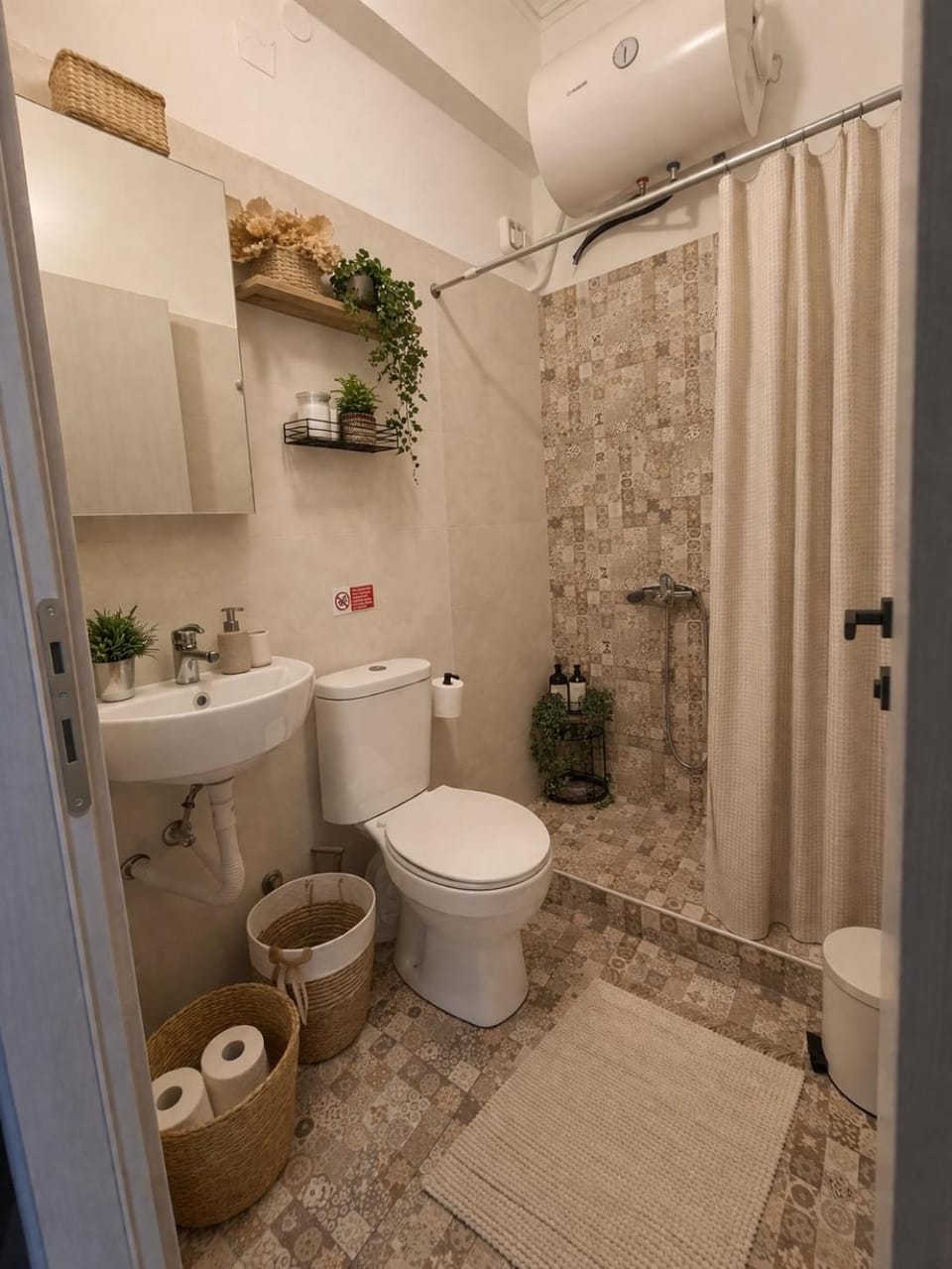 Shower, Toilet, Bathroom