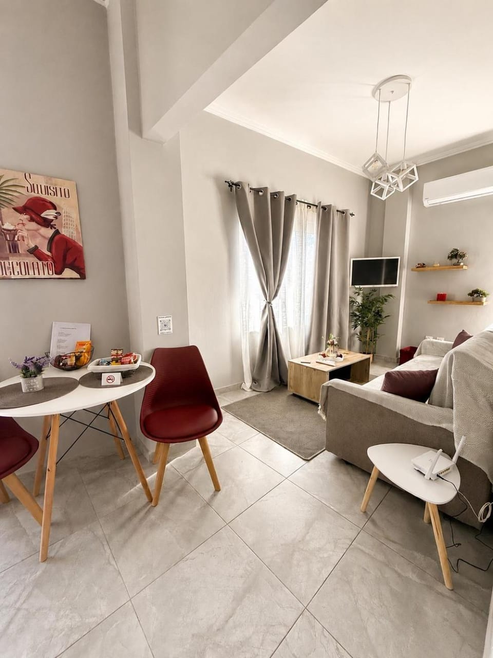 Coffee/tea facilities, Kitchen or kitchenette, Living room, Seating area, oven, stove