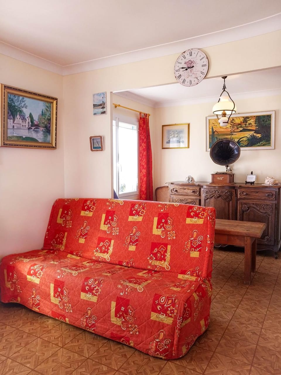 Living room, Seating area